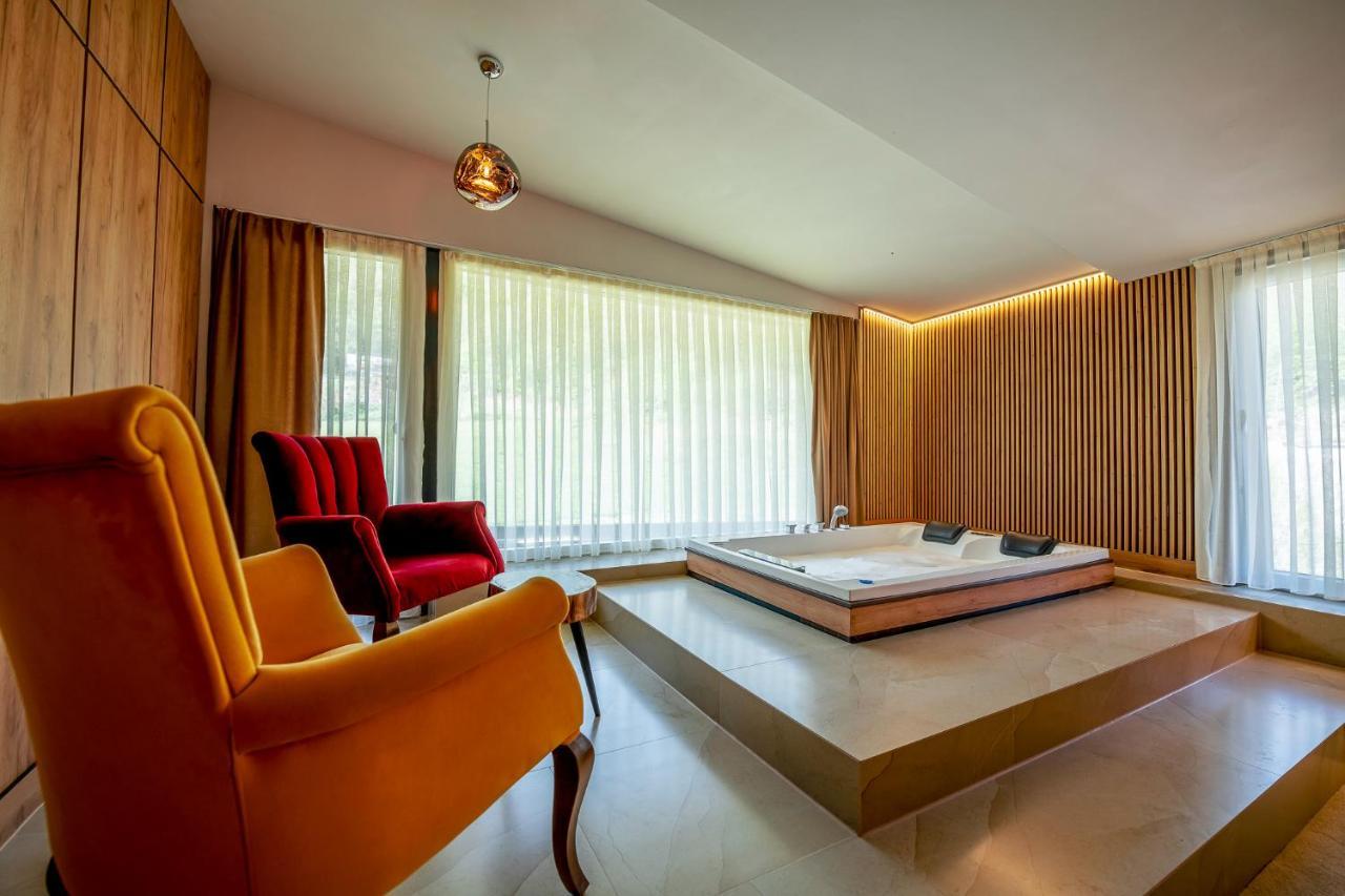 Resort Ujevara E Drinit 페야 외부 사진