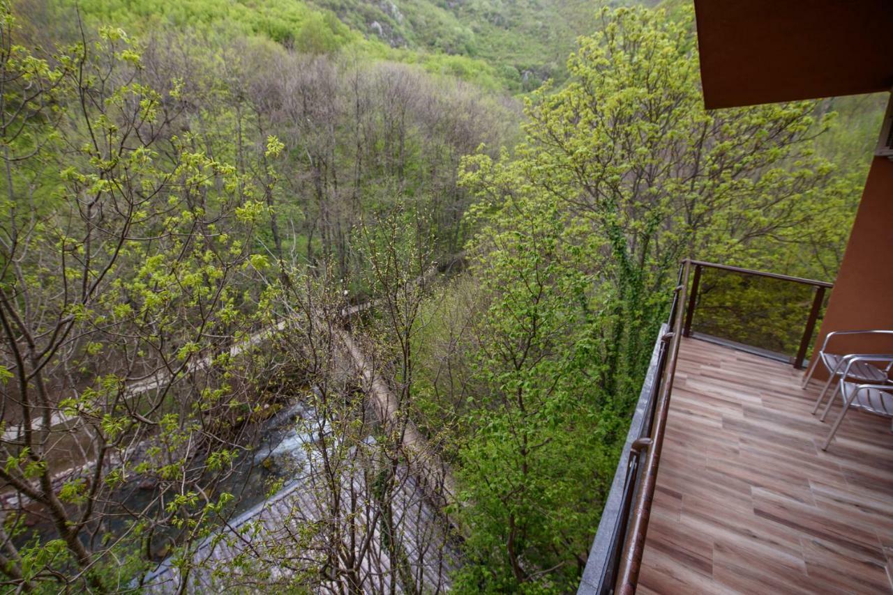 Resort Ujevara E Drinit 페야 외부 사진