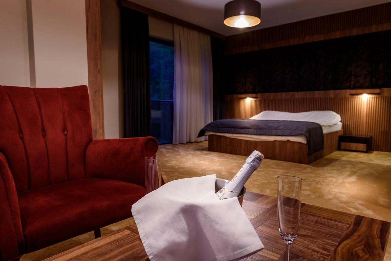 Resort Ujevara E Drinit 페야 외부 사진