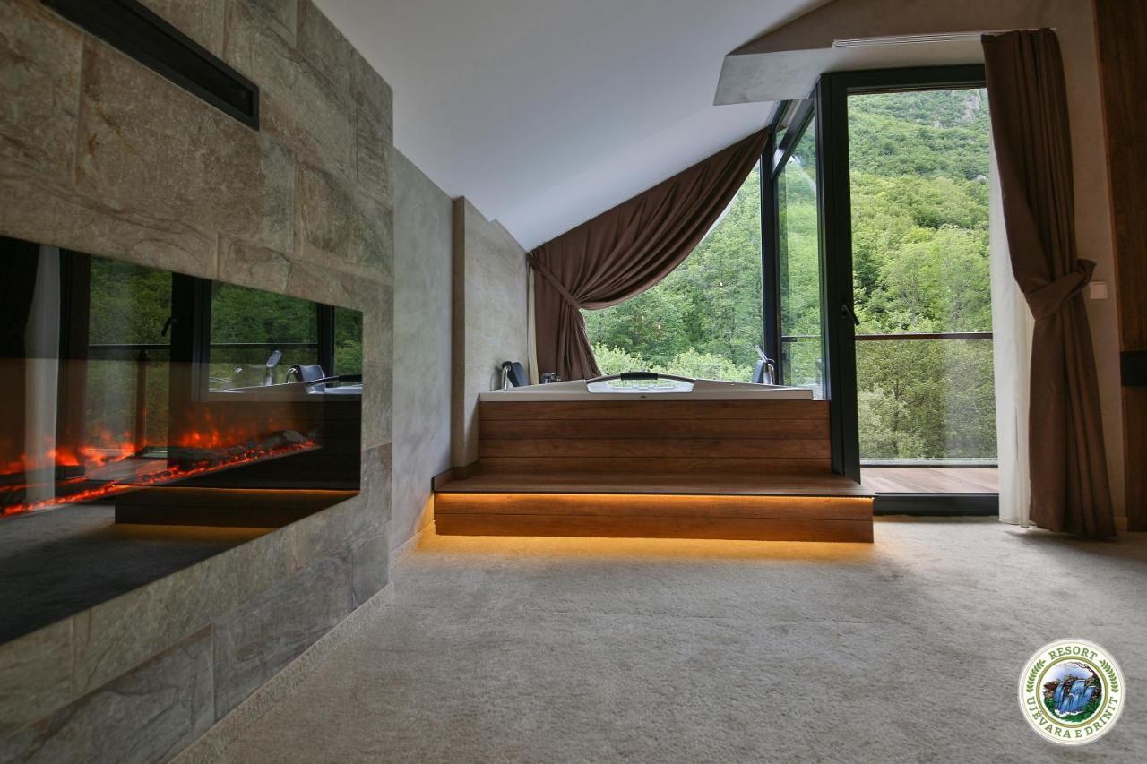 Resort Ujevara E Drinit 페야 외부 사진